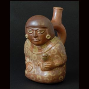 男性を手に持つ女性象形鐙型壺