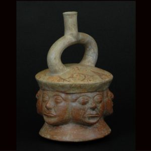首級象形鐙型壺